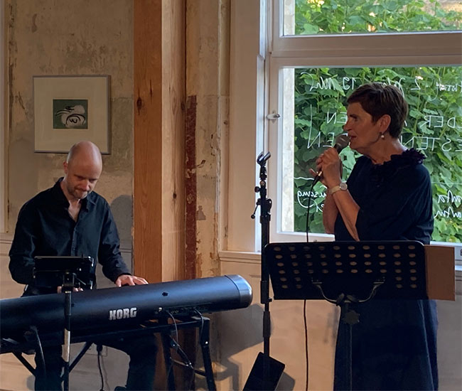 Marta Doehler-Behzadi singt