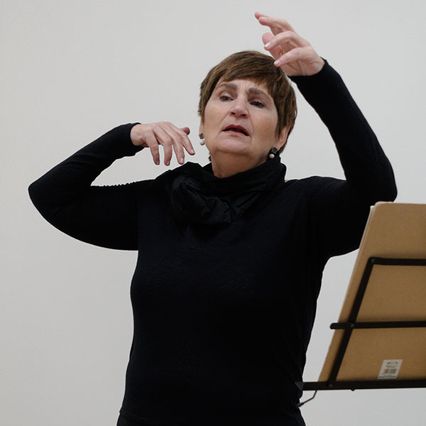 Marta Doehler-Behzadi singt